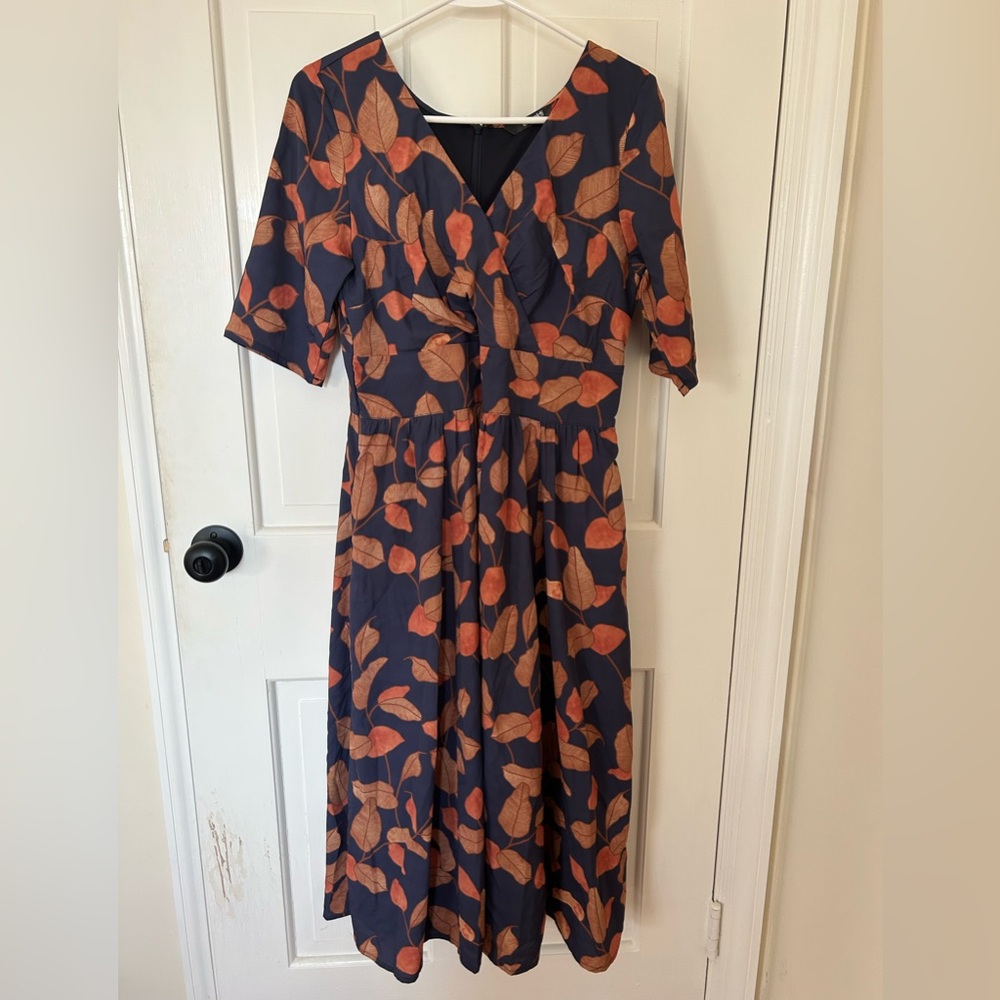 ESHAKTI LEAF PRINT MIDI DRESS WITH POCKETS, SIZE MEDIUM